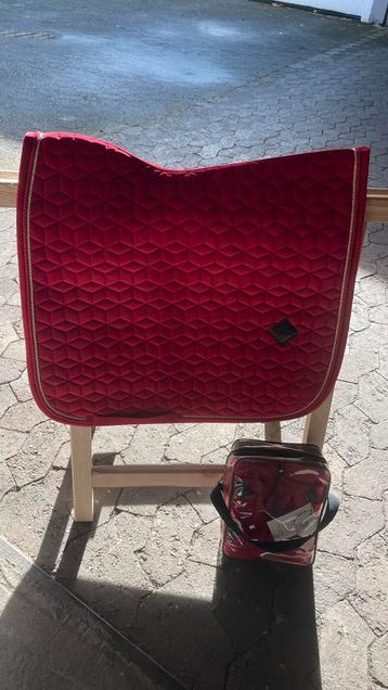 Zadeldekjes + toebehoren beschikbaar voor biedingen