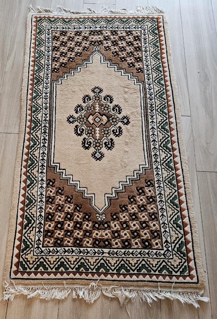 Tapis oriental fait main, tons beige (150  82 cm), Antiquités & Art, Tapis & Textile, Enlèvement ou Envoi