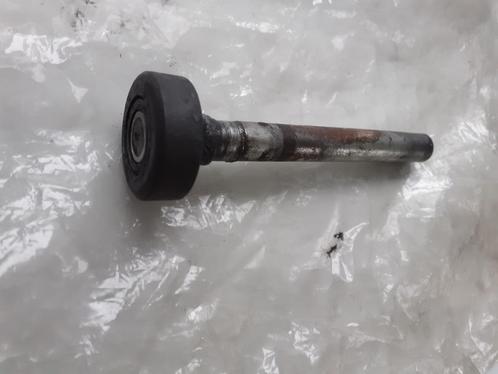 GEZOCHT : garagepoort Crawford (Assa Abbloy) rollers 31 mm, Doe-het-zelf en Bouw, Hang- en Sluitwerk, Scharnier, Overige materialen