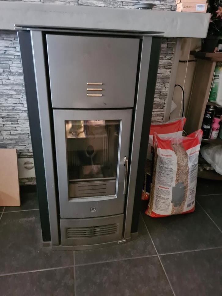 Pelletkachel piazetta P956 8 kw, Huis en Inrichting, Kachels, Pelletkachel, Ophalen