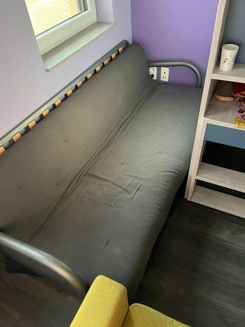 slaapzetel grijs 1m40x2m beschikbaar voor biedingen