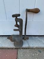 Oude retro handmatige vleesmolen, Antiek en Kunst, Ophalen