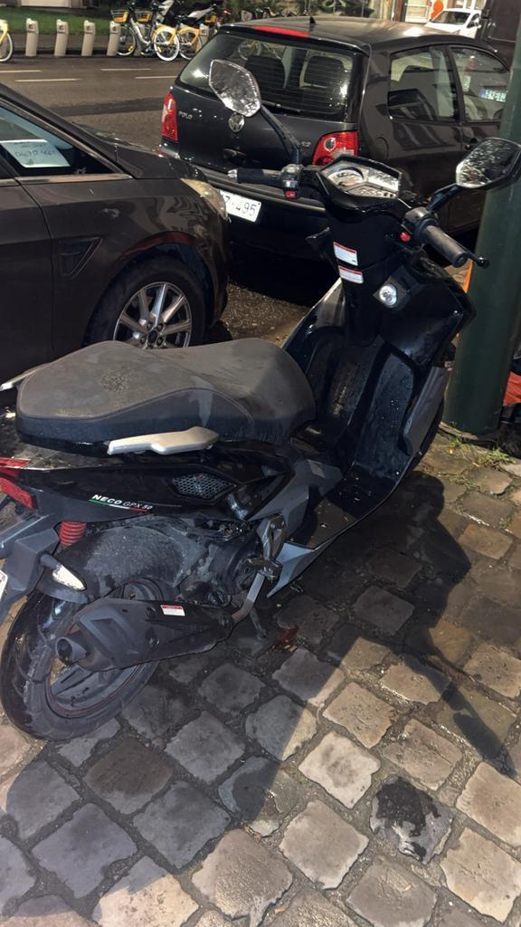 Scooter 25cc a vendre / Soucis avec puissance mais venez PV, Fietsen en Brommers, Snorfietsen en Snorscooters, Zo goed als nieuw