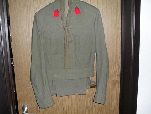 Libération uniforme complète de l'armée., Hobby & Loisirs créatifs, Hobby & Loisirs Autre, Comme neuf, Enlèvement