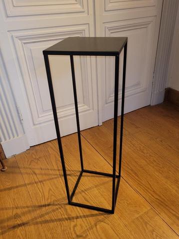 STALLE KUNST OF PLANTENSTAANDER beschikbaar voor biedingen