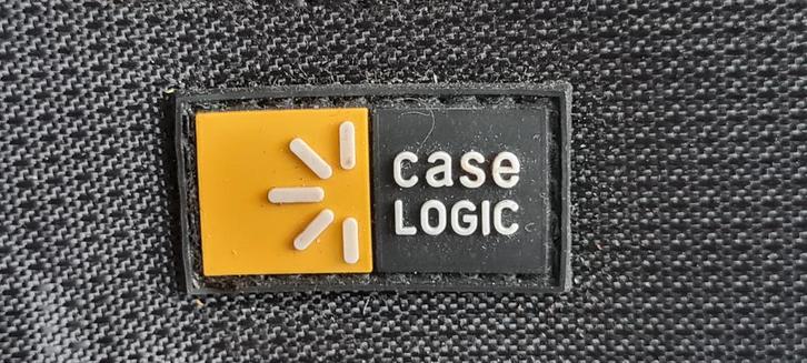 AS NEW - 4 etuis Case Logic universeel, Handtassen en Accessoires, Overige Accessoires, Zo goed als nieuw, Ophalen of Verzenden
