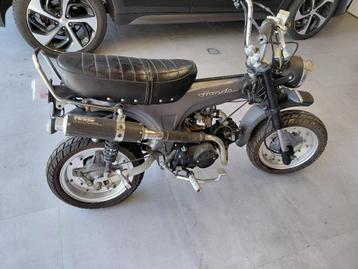 Skyteam 125, 1 cylindre, Naked bike, 125 cm³, Jusqu'à 11 kW