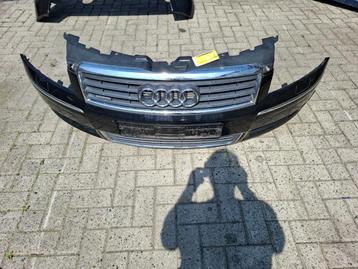 Voorbumper van een Audi A8 beschikbaar voor biedingen