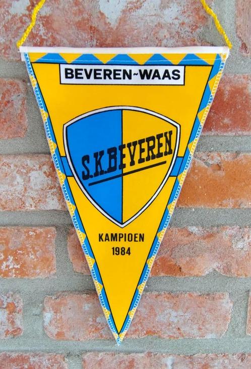 SK Beveren kampioen 1984 sublieme vintage voetbal vaandel, Verzamelen, Sportartikelen en Voetbal, Zo goed als nieuw, Vaantje of Sjaal