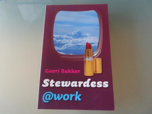 NIEUWSTAAT / Stewardess@work – Geeri Bakker (Waargebeurd), Boeken, Biografieën, Nieuw, Overige, Ophalen of Verzenden