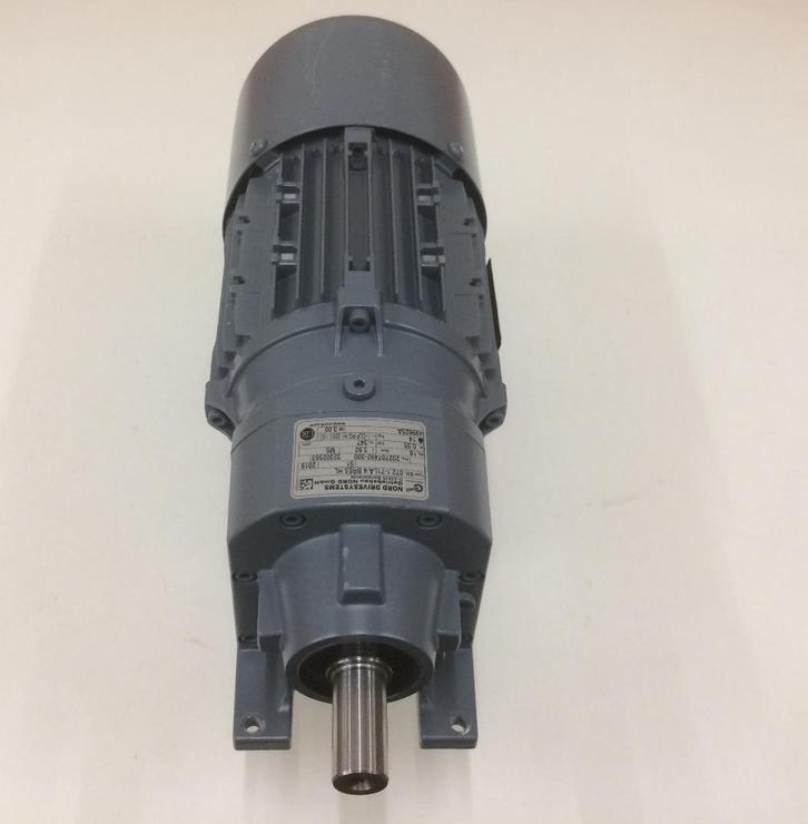 ZEER LANGZAAM DRAAIENDE VERTRAGINGSMOTOR 5 RPM 0,37 KW, Doe-het-zelf en Bouw, Gereedschap | Overige machines, Zo goed als nieuw