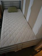 Metalen 1 persoonsbed grijs, Huis en Inrichting, Slaapkamer | Bedden, Ophalen, 90 cm, Eenpersoons, Zo goed als nieuw