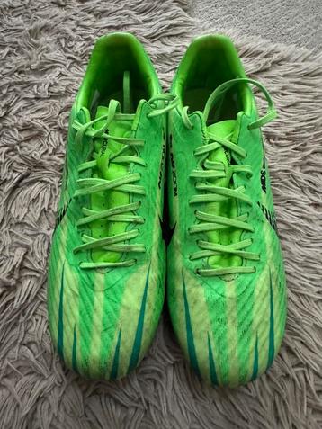 Nike voetbalschoenen maat 40 beschikbaar voor biedingen