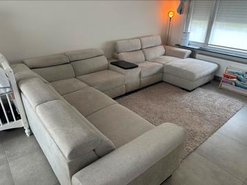 Luxe hoek / U zetel met slaapfunctie & opbergruimte – €1.950 beschikbaar voor biedingen