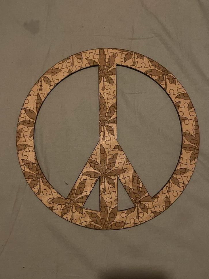 Peace teken uit hout +- 36 x 36 cm, Huis en Inrichting, Woonaccessoires | Lijsten, Nieuw, Minder dan 50 cm, Minder dan 50 cm, Hout