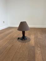 Nachttafel lamp uit hout met bruine lampenkap, Huis en Inrichting, Ophalen, Stof, Minder dan 50 cm, Landelijk