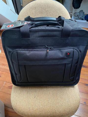 Valise/Trolley Victorinox neuf, Enlèvement, Neuf, Poignée extensible
