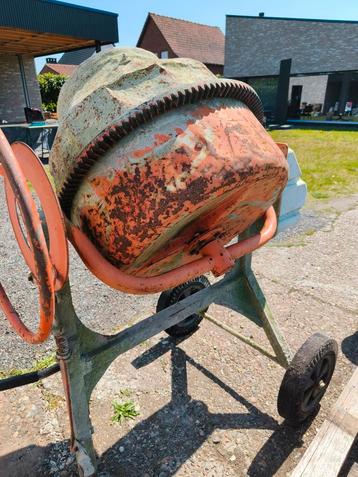 Mortelmolen beschikbaar voor biedingen