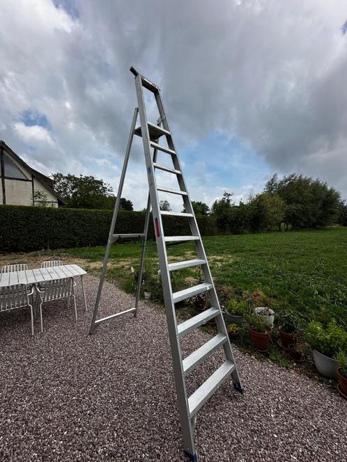 Enkele trapladder 11 treden Atom - 455 cm werkhoogte, Doe-het-zelf en Bouw, Ladders en Trappen, Zo goed als nieuw, Ladder, 4 meter of meer