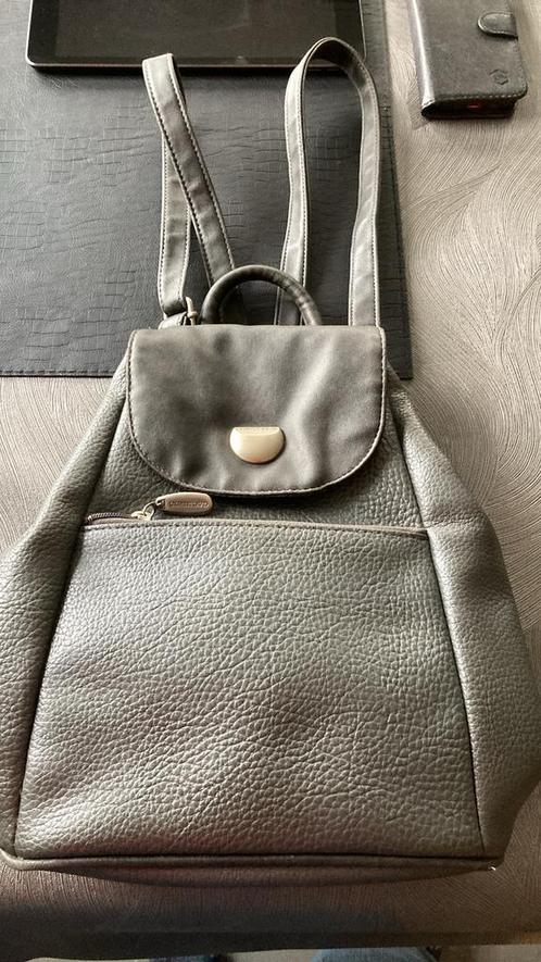Zilver grijs rugzak/ handtas Laurent David, Handtassen en Accessoires, Tassen | Damestassen, Zo goed als nieuw, Handtas, Grijs
