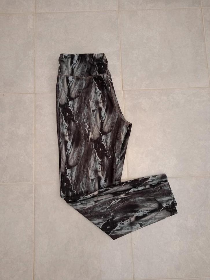 Legging 7/8, Vêtements | Femmes, Vêtements de sport, Comme neuf, Course à pied ou Cyclisme, Taille 36 (S), Gris, Envoi