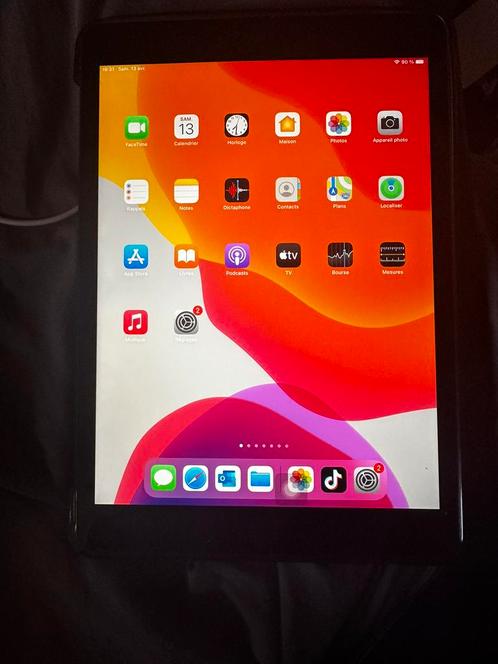 IPad 8, Informatique & Logiciels, Apple iPad Tablettes, Utilisé, Apple iPad Air, Wi-Fi et Web mobile, 10 pouces, 32 GB, Gris