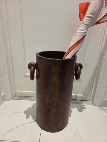 Brutalist Wooden Umbrella Stand – French 1950s
 beschikbaar voor biedingen