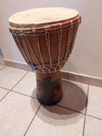 grand Djembé africain en bois - artisanal en peau de chèvre, Musique & Instruments, Percussions, Utilisé, Tambour, Enlèvement ou Envoi