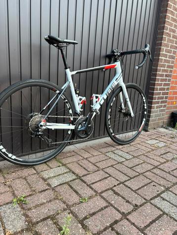 Koersfiets Cube attain Pro beschikbaar voor biedingen