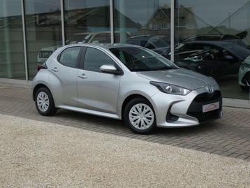 Toyota Yaris HYBRID Dynamic *GPS* +Parkeercamera +Carplay beschikbaar voor biedingen