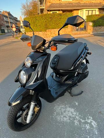 Mbk À vendre MBK/Yamaha 125cc disponible aux enchères