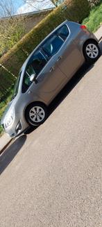 Bouwjaar 2014.. Benzine 1.4 opel Meriva.. 30km, Auto's, Bedrijf, Te koop