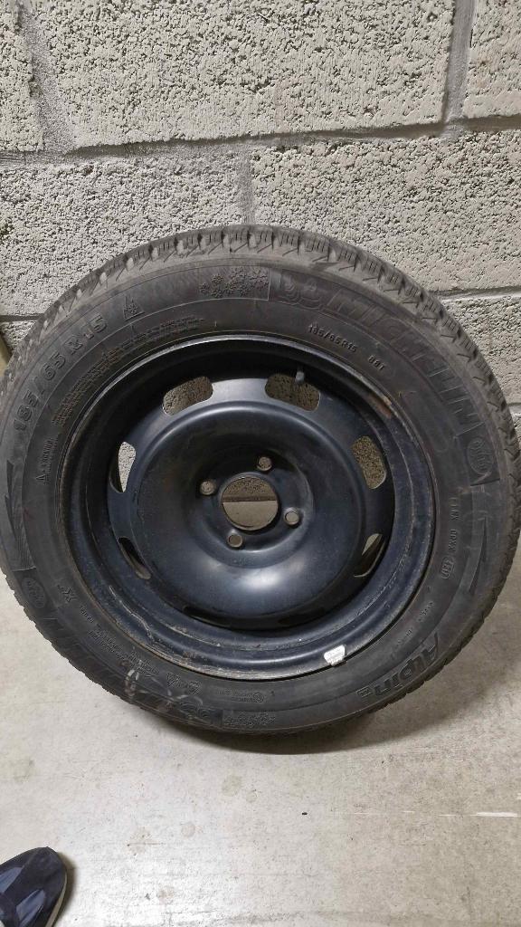 Set de Pneus hiver Michelin Alpin A4 185/65 R15 88T, Auto-onderdelen, Banden en Velgen, Band(en), Winterbanden, 15 inch, 185 mm