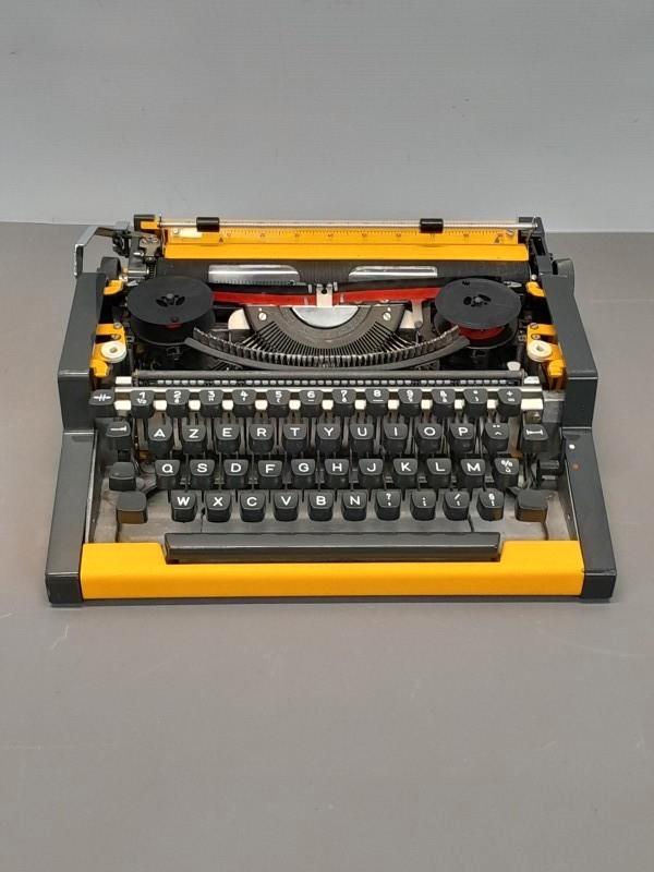 Olympia Dactymétal de Luxe – Gele typemachine, Diversen, Typemachines, Ophalen of Verzenden