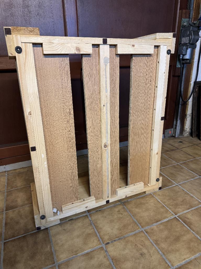 Lit pour chien en pin, Animaux & Accessoires, Paniers pour chiens, Comme neuf, Autre, Enlèvement