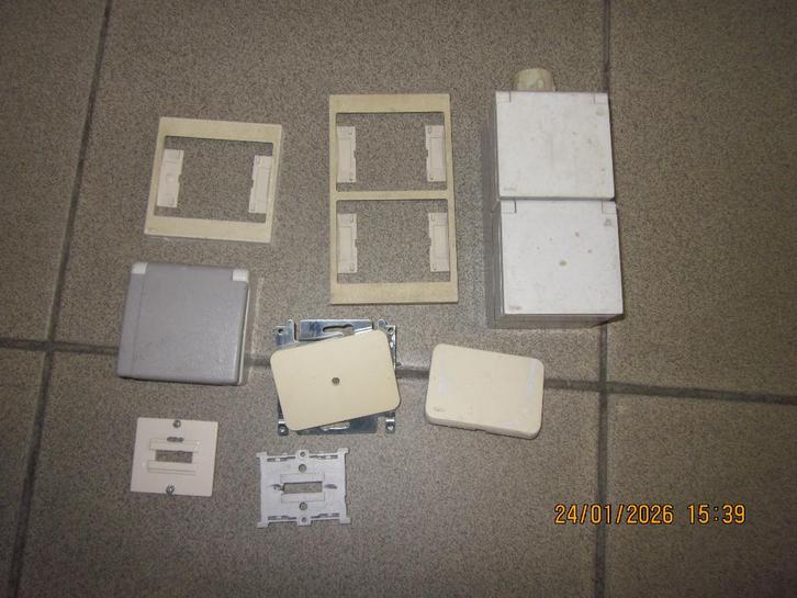 Pièces de rechange/pièces détachées NIKO, Maison & Meubles, Maison & Meubles | Autre, Utilisé, Enlèvement ou Envoi