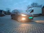 Vw Touran 5t- leder - navigatie- weinig km- Euro6, Auto's, Euro 6, 4 cilinders, Leder, 5 deurs