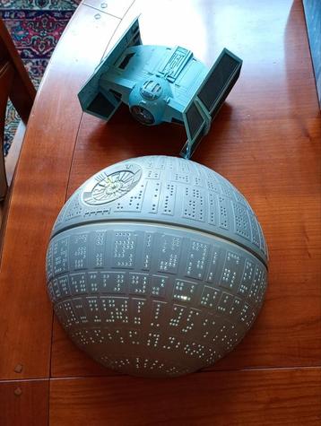 Star Wars lamp & Star Wars Schip beschikbaar voor biedingen