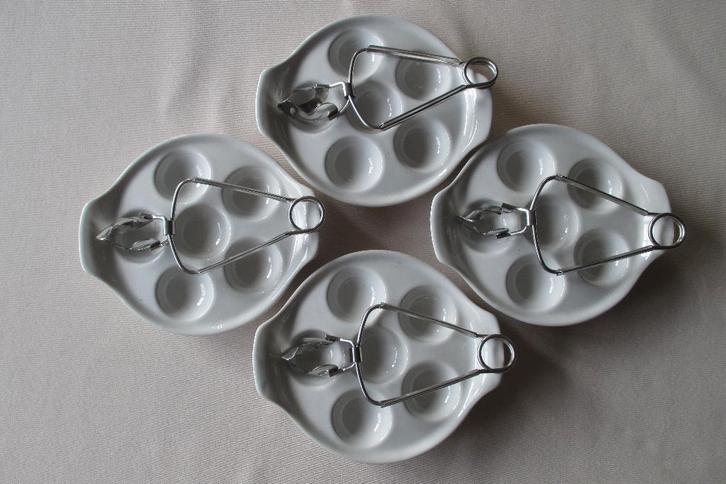 escargotservies - slakkenbordjes met tangetjes, Huis en Inrichting, Keuken | Servies, Porselein, Ophalen of Verzenden