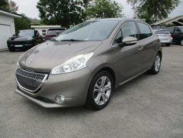 Peugeot 208 1.2i Clima Digital/Toit Pano/Garanti/72.000km