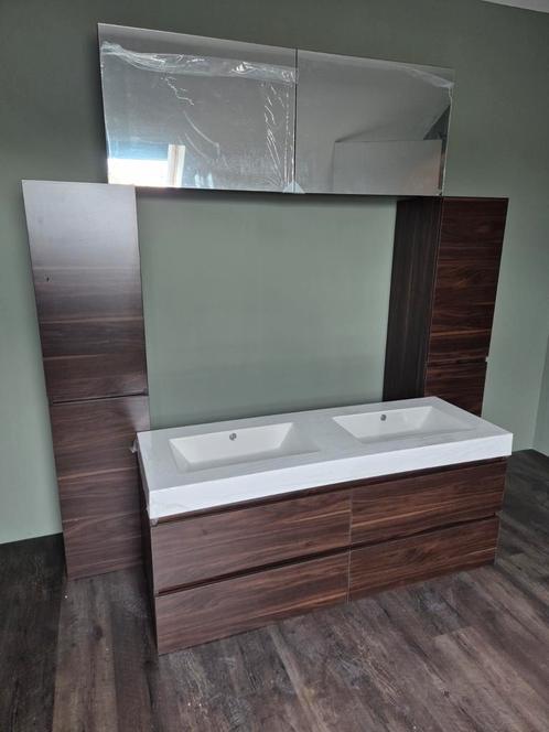 Nieuwe badkamerset met dubble wastafels en 2 kolomkasten, Huis en Inrichting, Badkamer | Badkamermeubels, Nieuw, Spiegelkast, Ophalen