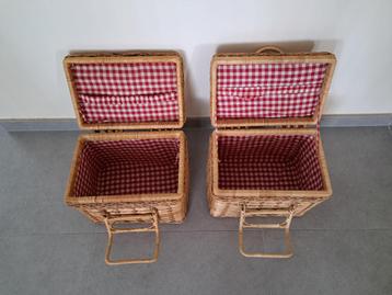picknickmanden - 2 stuks beschikbaar voor biedingen