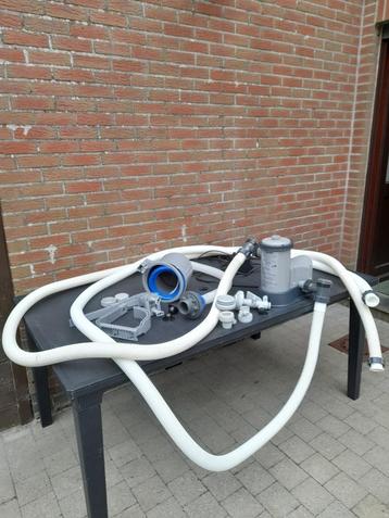 Bestway filterpomp met skimmer beschikbaar voor biedingen