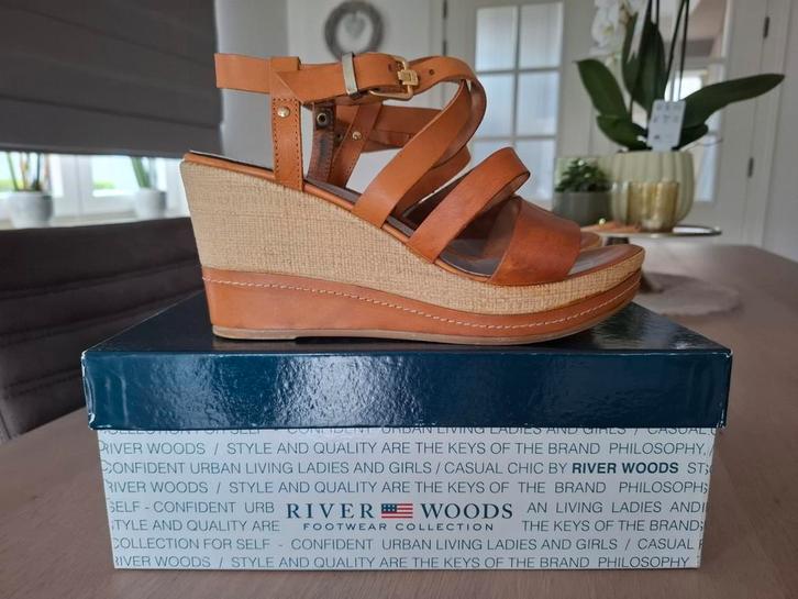Sandalen RIVER WOODS mt39 (nwpr 109eur), Kleding | Dames, Schoenen, Nieuw, Sandalen of Muiltjes, Beige, Ophalen of Verzenden