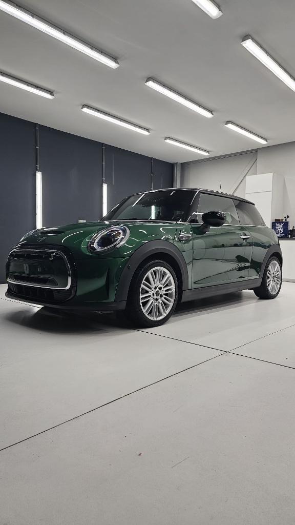 MINI Cooper SE Mosaert Edition (1/400), Autos, Mini, Particulier, Cooper, Électrique, 3 portes, Automatique, Vert, Noir, Alcantara