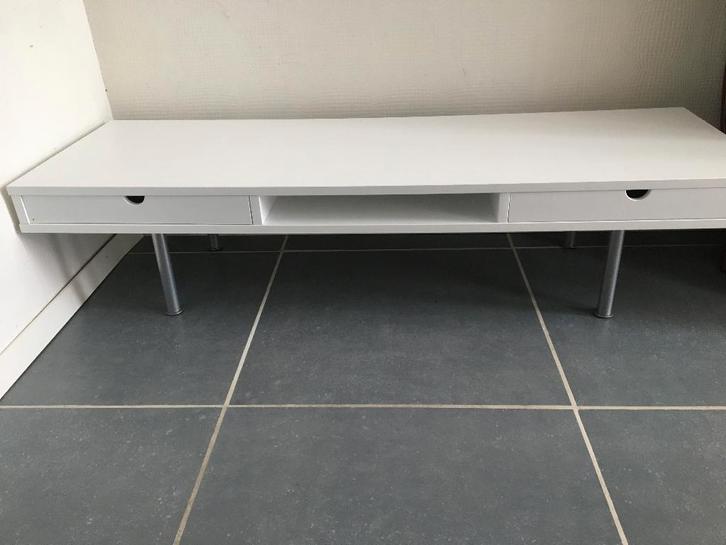 Salontafel stevig hout-functioneel-L141xH33xB47cm, Huis en Inrichting, Tafels | Salontafels, Zo goed als nieuw, Ophalen of Verzenden