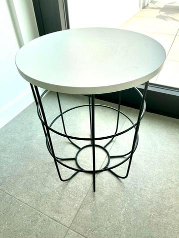 Bijzettafel wit/zwart . 1 of 2 stuks beschikbaar voor biedingen