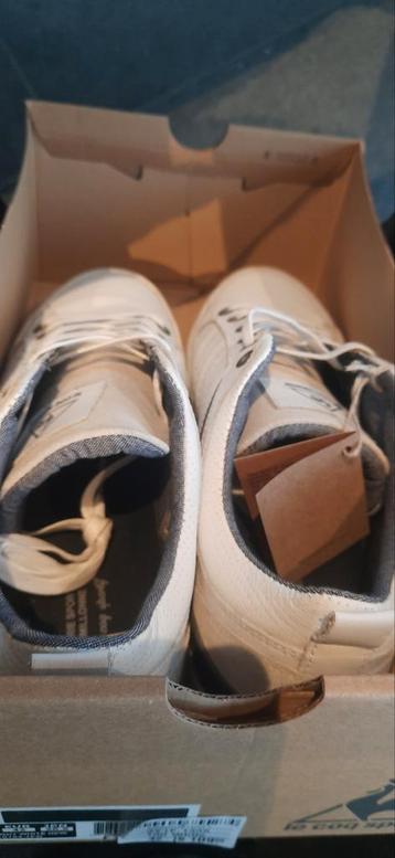 le coq sportif  nieuw maat 42 beschikbaar voor biedingen