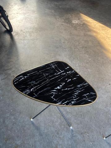 ERDAL Vintage Tafel beschikbaar voor biedingen