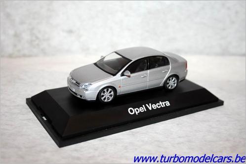 Opel Vectra 1/43 Schuco in Opel doosje, Hobby & Loisirs créatifs, Voitures miniatures | 1:43, Neuf, Voiture, Schuco, Enlèvement ou Envoi